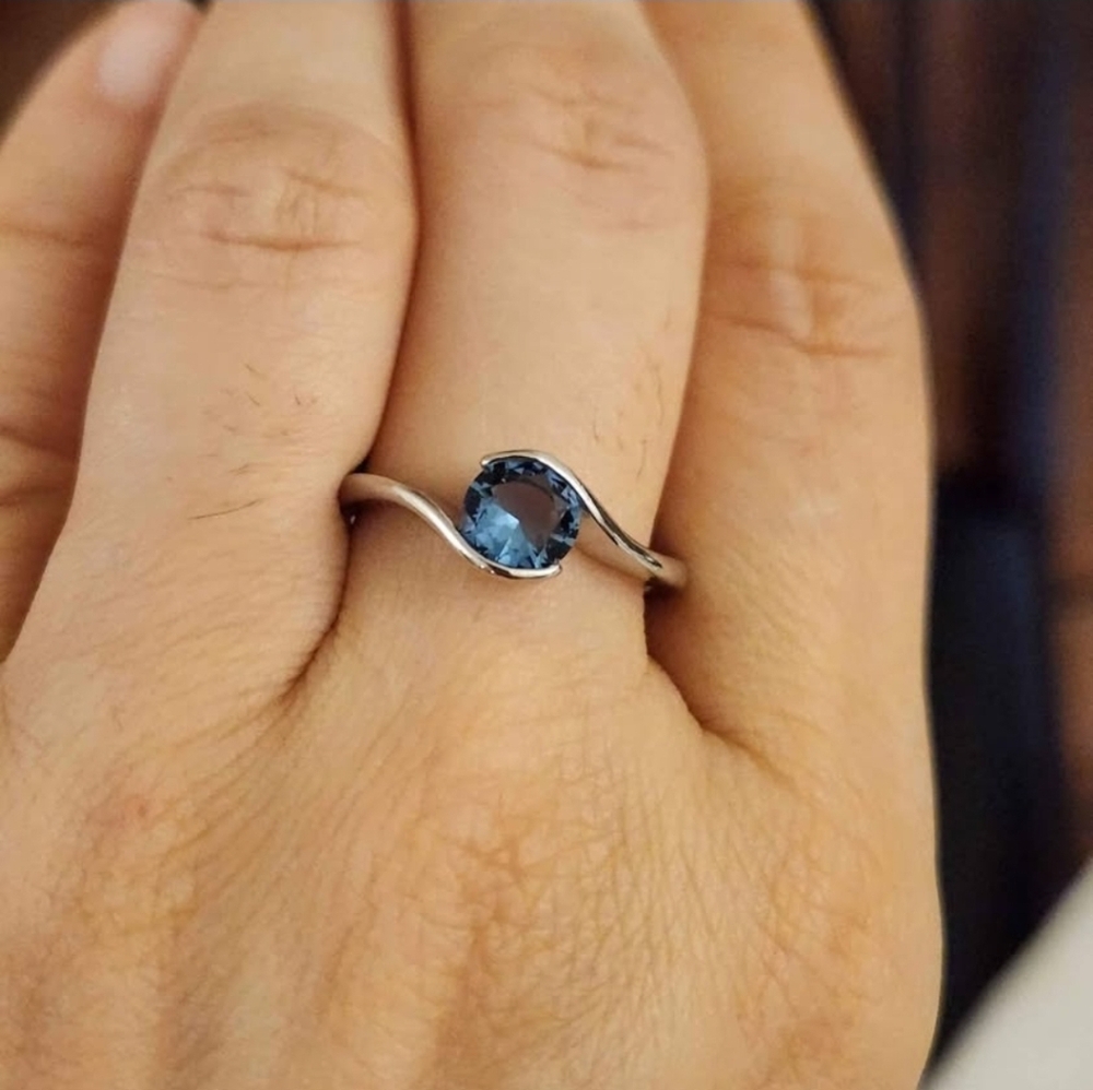 New 925 Silver Round Cut Blue Sapphire Ring for Women - Picture 5 of 9